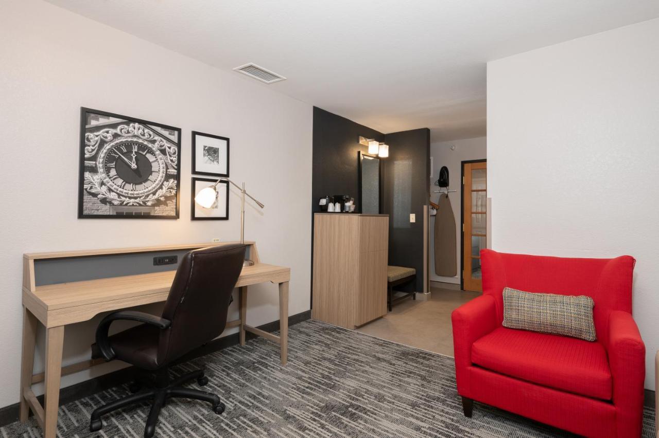 Country Inn & Suites By Radisson, Bloomington-Normal Airport, Il Eksteriør bilde