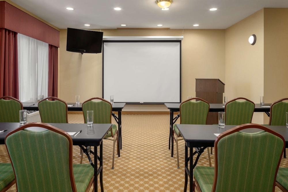 Country Inn & Suites By Radisson, Bloomington-Normal Airport, Il Eksteriør bilde