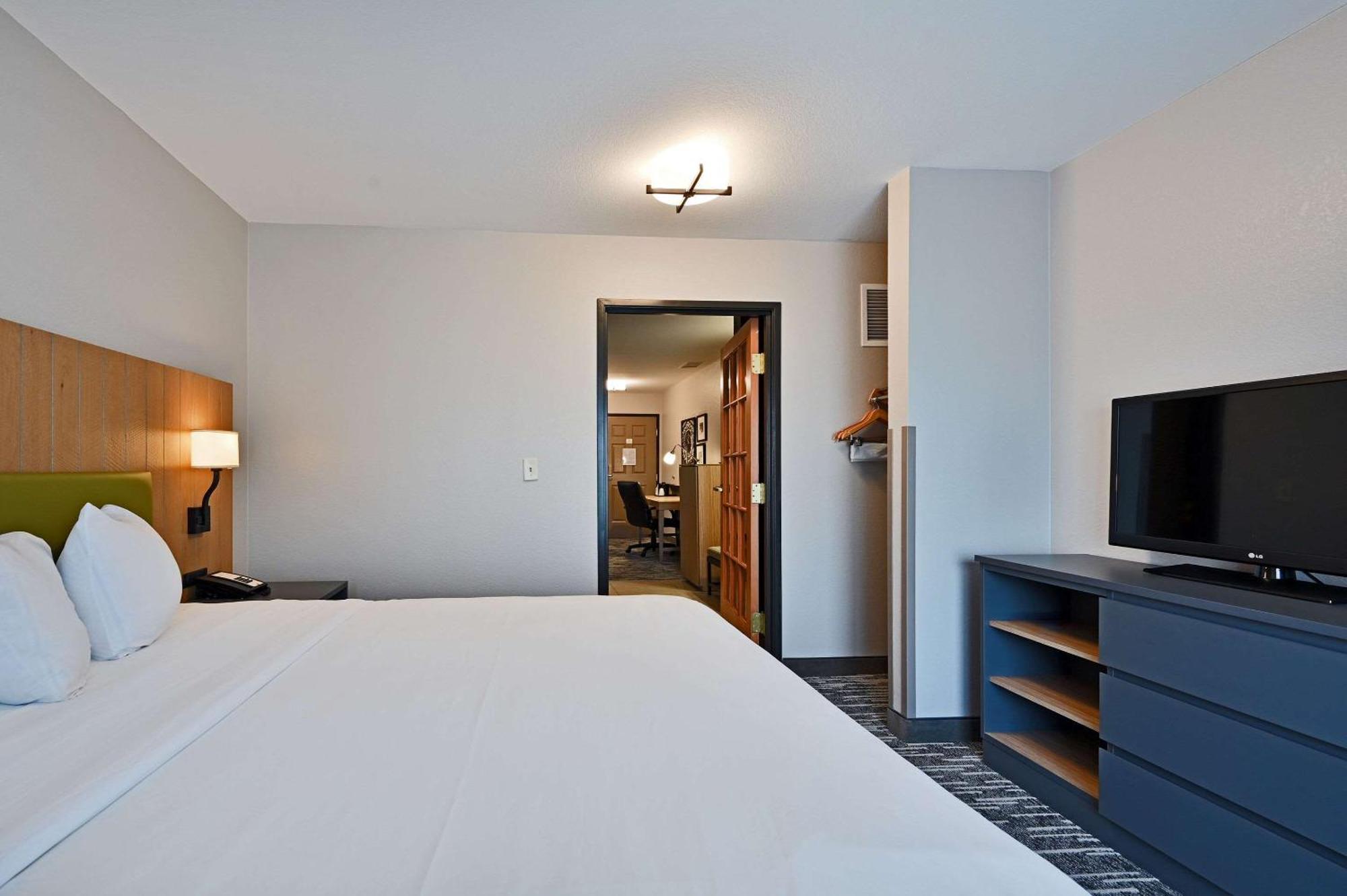 Country Inn & Suites By Radisson, Bloomington-Normal Airport, Il Eksteriør bilde