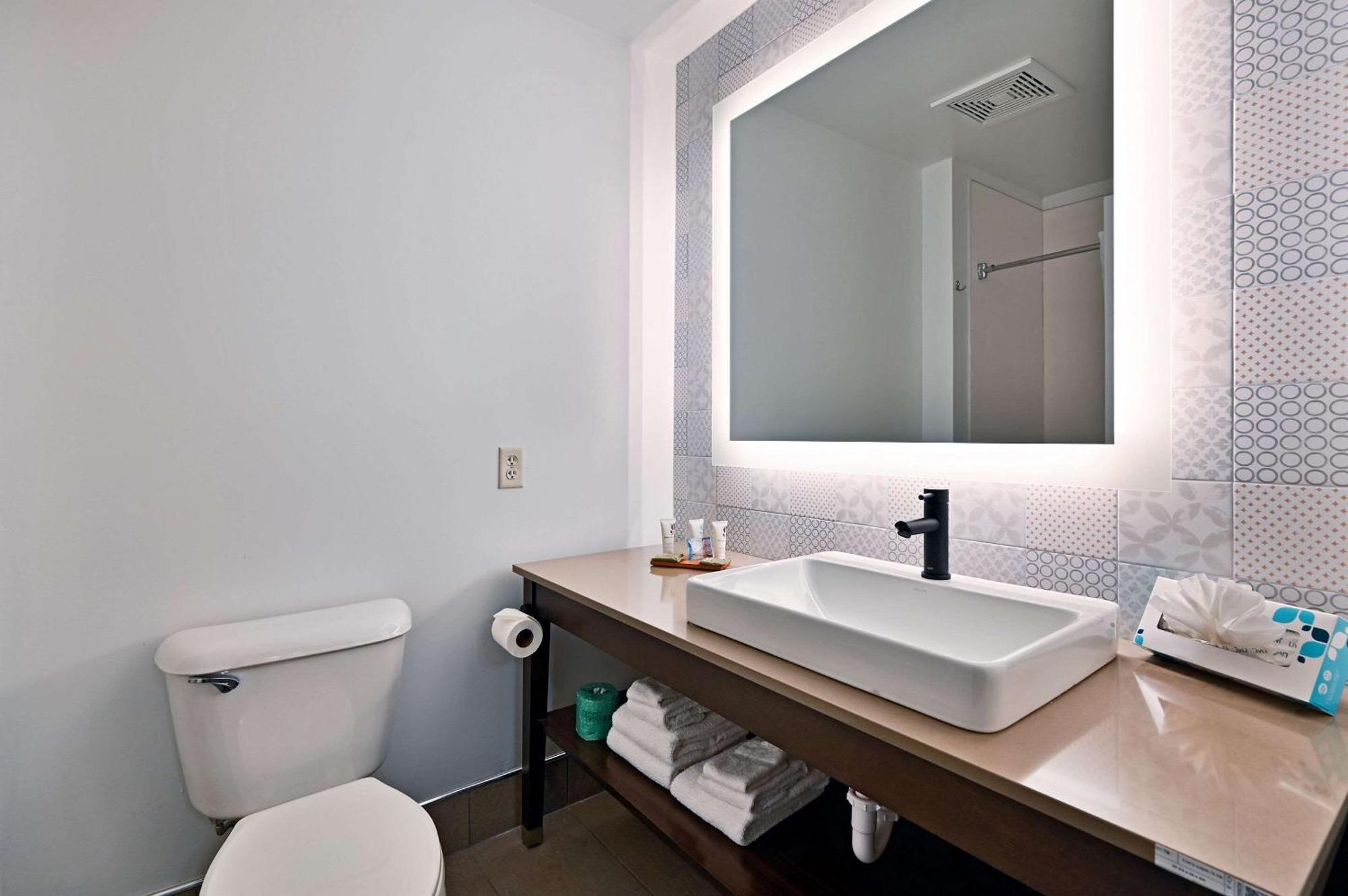 Country Inn & Suites By Radisson, Bloomington-Normal Airport, Il Eksteriør bilde