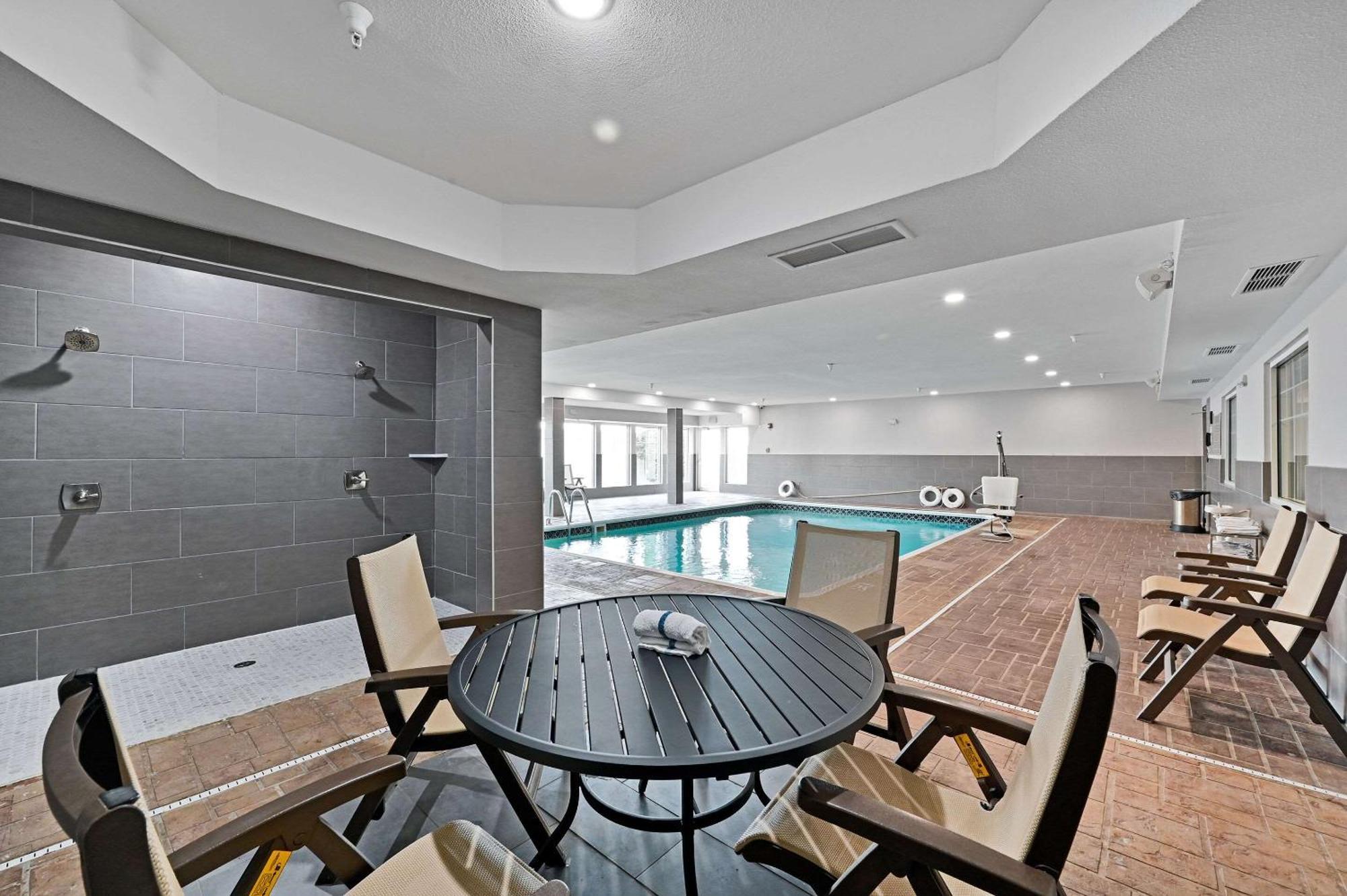 Country Inn & Suites By Radisson, Bloomington-Normal Airport, Il Eksteriør bilde
